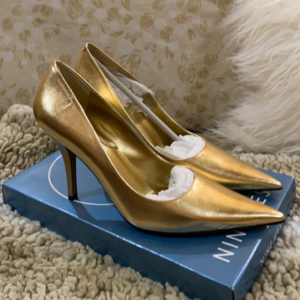 Gypsy Gold Leather Nine West Pumps